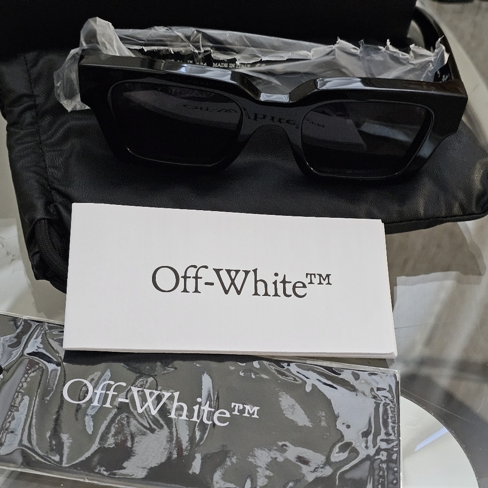 Off-White 50 MmVirgil Square Sunglasses . - Picture 8 of 10